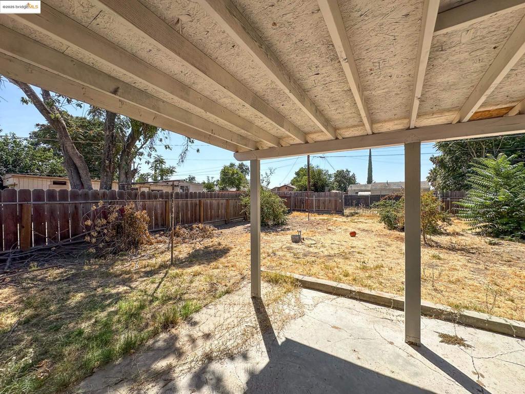 710 Atlantic Dr, Modesto, CA 95358