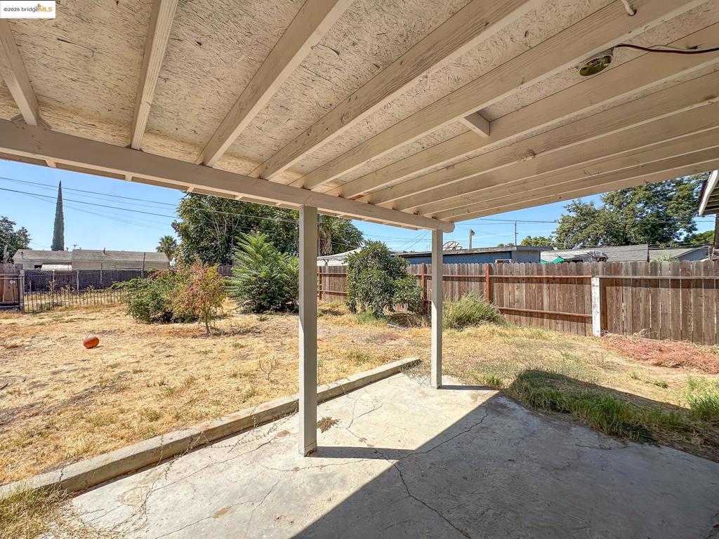 710 Atlantic Dr, Modesto, CA 95358