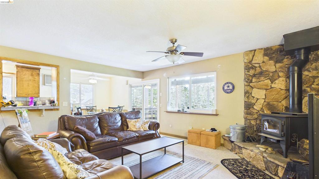 25481 David Dr, Long Barn, CA 95335