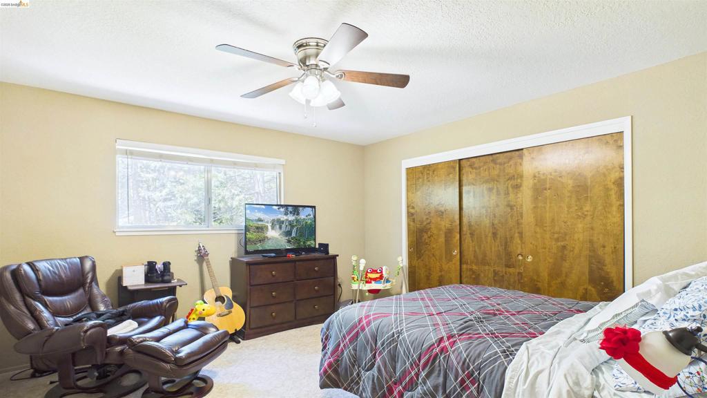 25481 David Dr, Long Barn, CA 95335