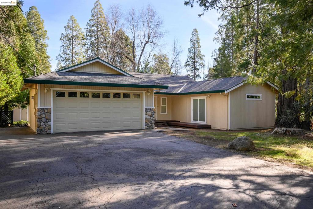 22749 Confidence Rd, Twain Harte, CA 95383