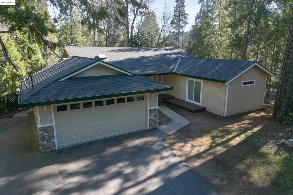 22749 Confidence Rd, Twain Harte, CA 95383
