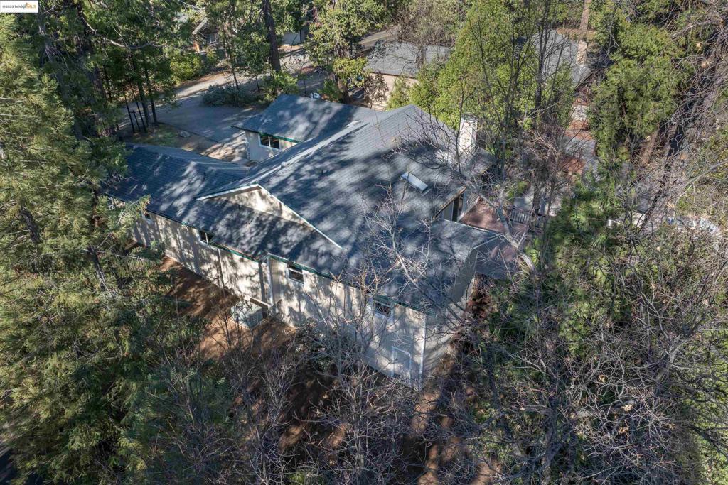 22749 Confidence Rd, Twain Harte, CA 95383