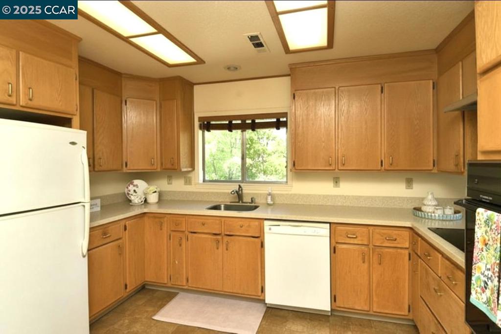 9687 Manzanita Way, Coulterville, CA 95311