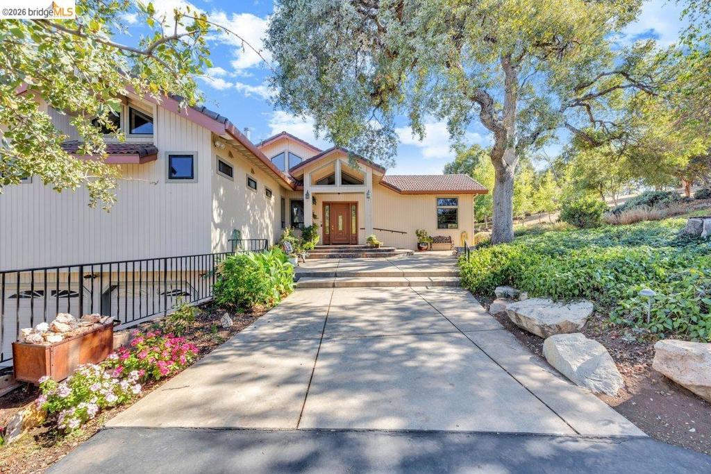 13700 Clements Rd, Groveland, CA 95321