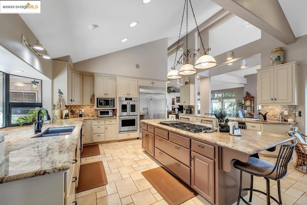 13700 Clements Rd, Groveland, CA 95321
