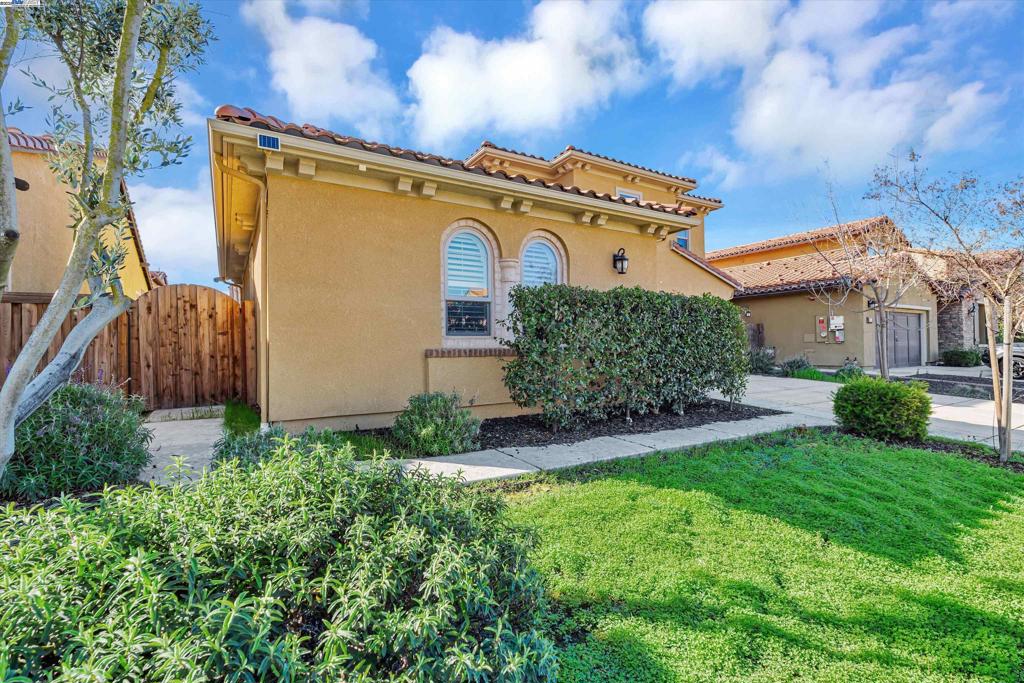 3602 Levanto Way, Manteca, CA 95337