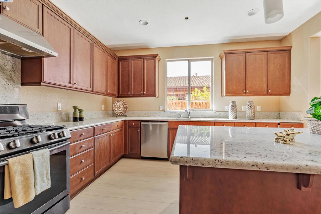 3602 Levanto Way, Manteca, CA 95337