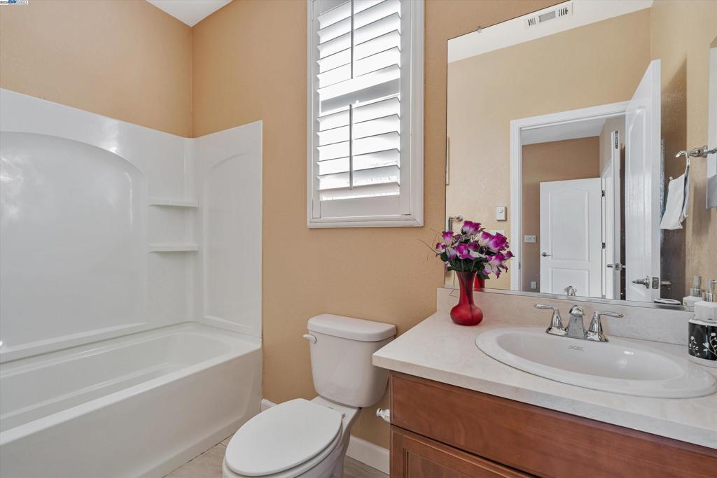 3602 Levanto Way, Manteca, CA 95337