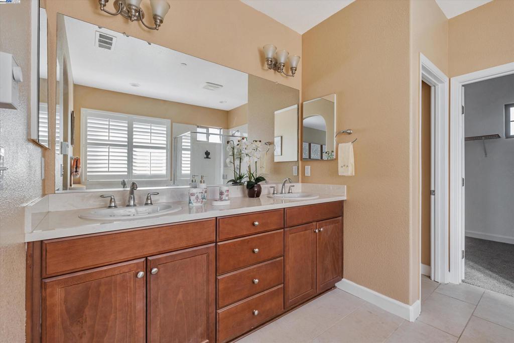 3602 Levanto Way, Manteca, CA 95337