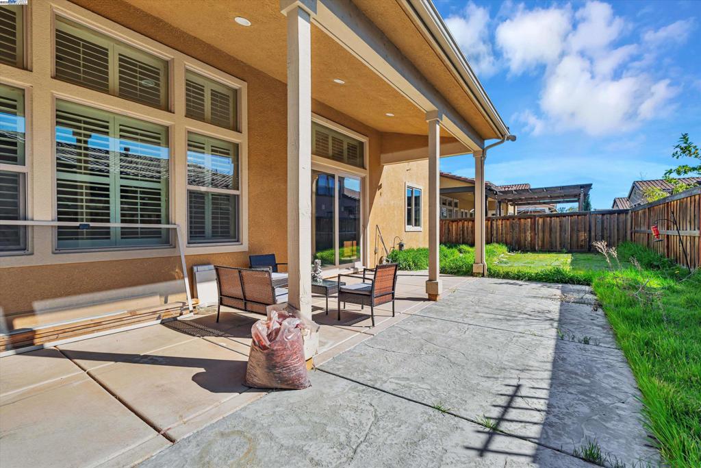 3602 Levanto Way, Manteca, CA 95337