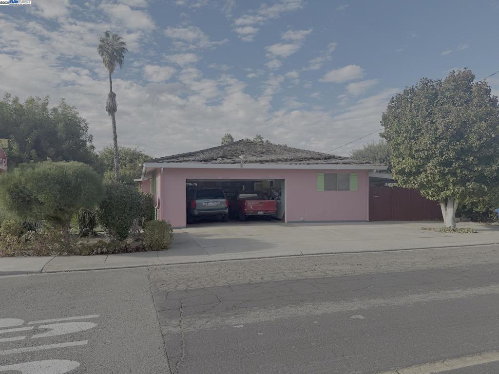 701 701 N 3Rd St, Patterson, CA 95363