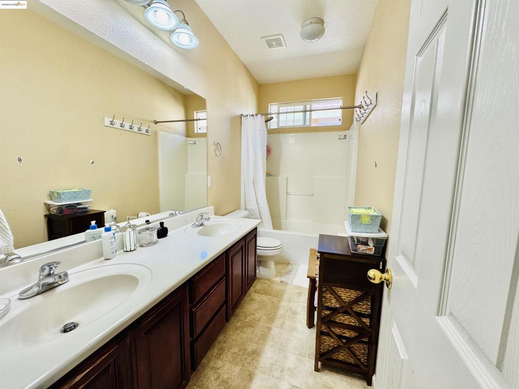 9332 Jacks Pl, Patterson, CA 95363