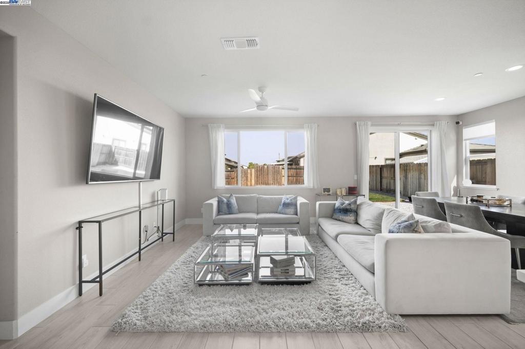 1605 Radiance Ln, Modesto, CA 95356