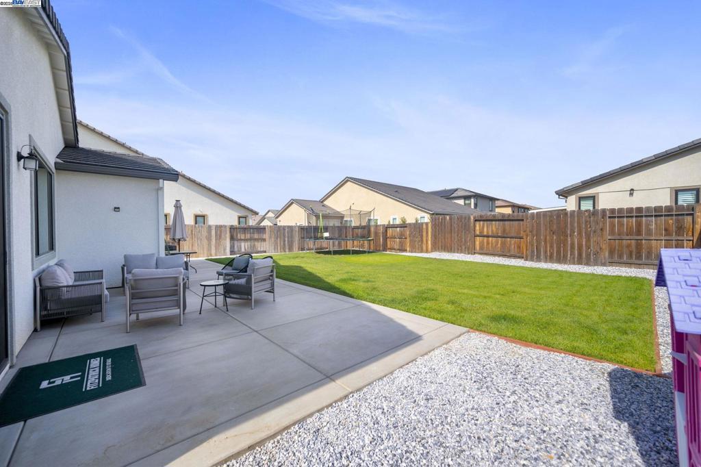 1605 Radiance Ln, Modesto, CA 95356