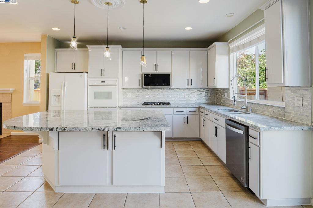 1459 Mesa Creek Dr, Patterson, CA 95363