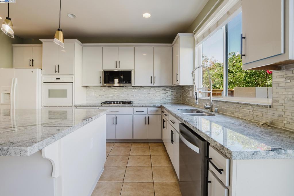 1459 Mesa Creek Dr, Patterson, CA 95363