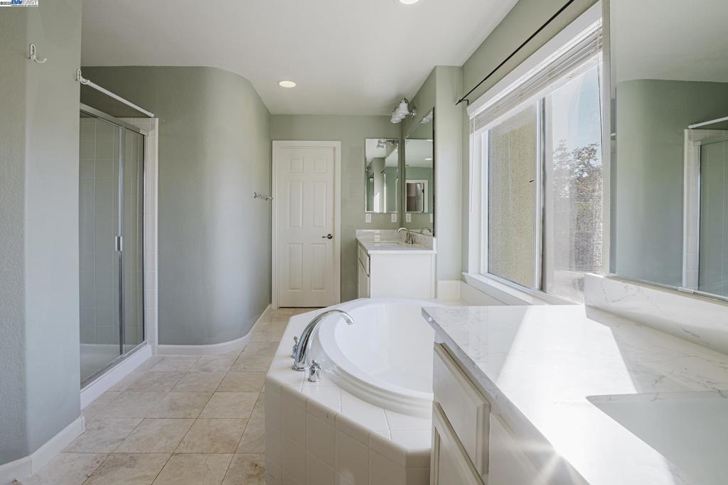 1459 Mesa Creek Dr, Patterson, CA 95363