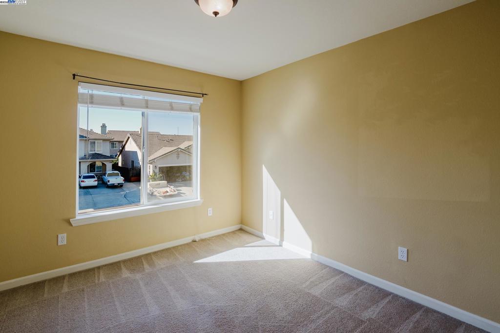 1459 Mesa Creek Dr, Patterson, CA 95363