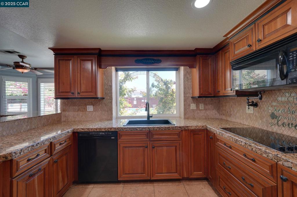 1210 Snow Ridge Ct, Modesto, CA 95351