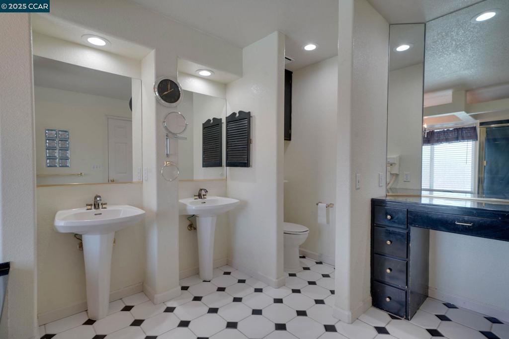 1210 Snow Ridge Ct, Modesto, CA 95351