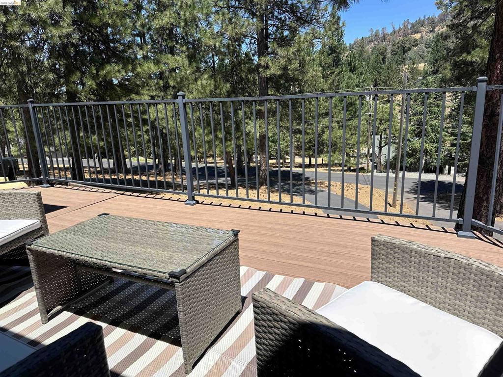 19621 Cottonwood St, Groveland, CA 95321-9372