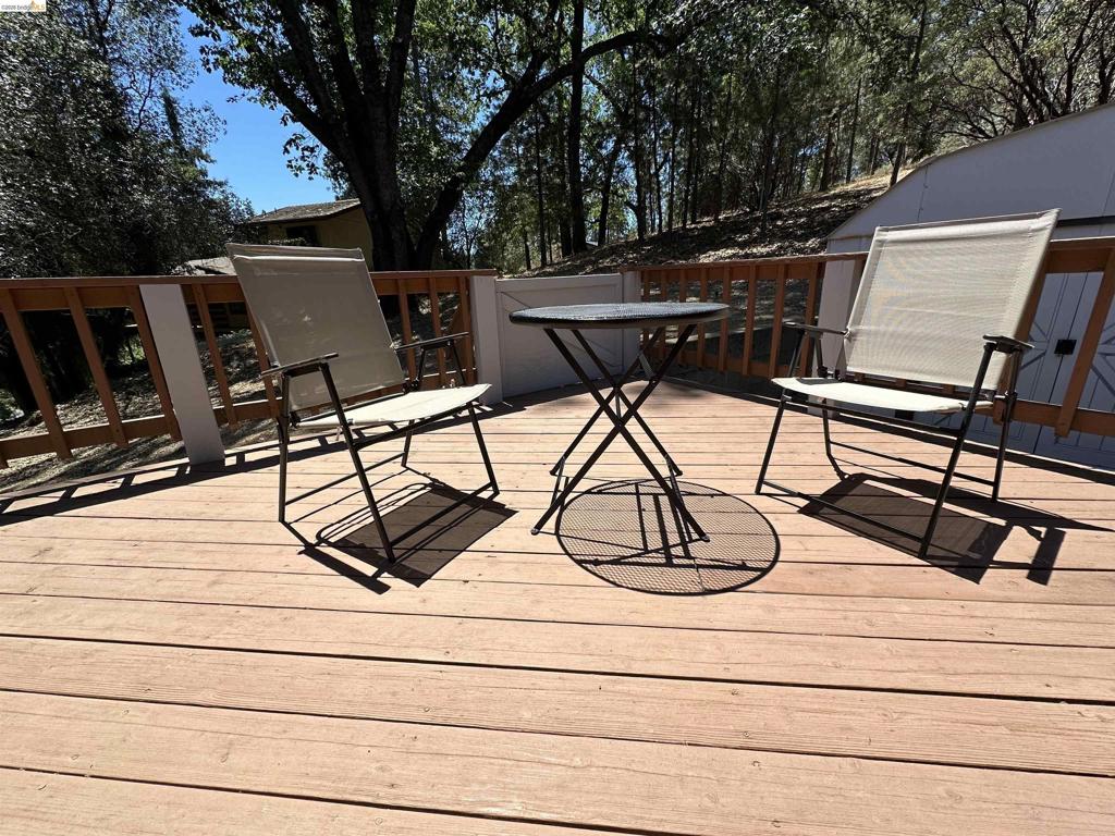 19621 Cottonwood St, Groveland, CA 95321-9372