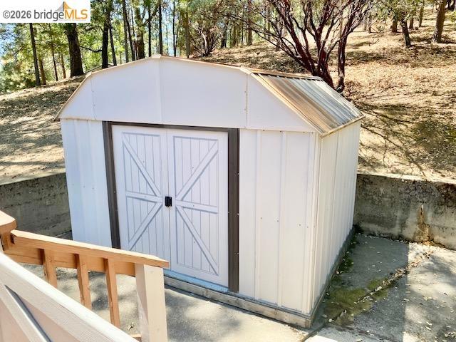 19621 Cottonwood St, Groveland, CA 95321-9372