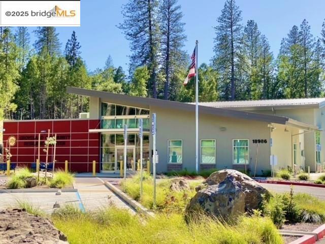 19621 Cottonwood St, Groveland, CA 95321-9372