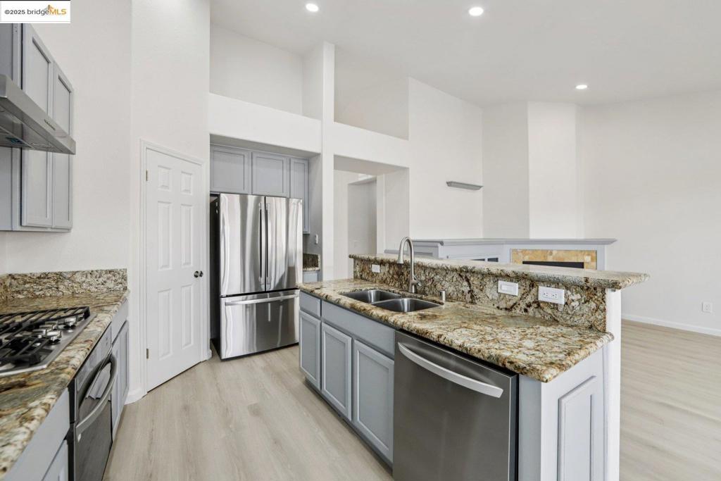 711 711 Thompsons DR, Brentwood (CC), CA 94513