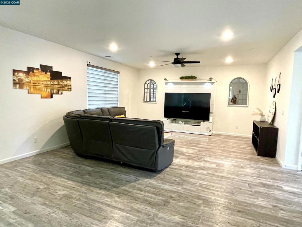 2026 Maiden Grass Ave, Manteca, CA 95337