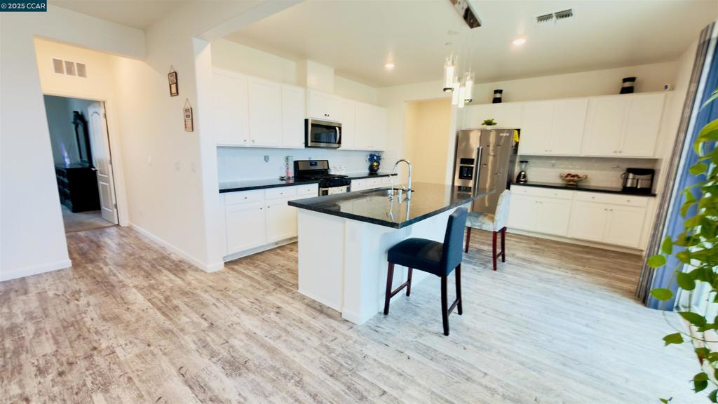 2026 Maiden Grass Ave, Manteca, CA 95337