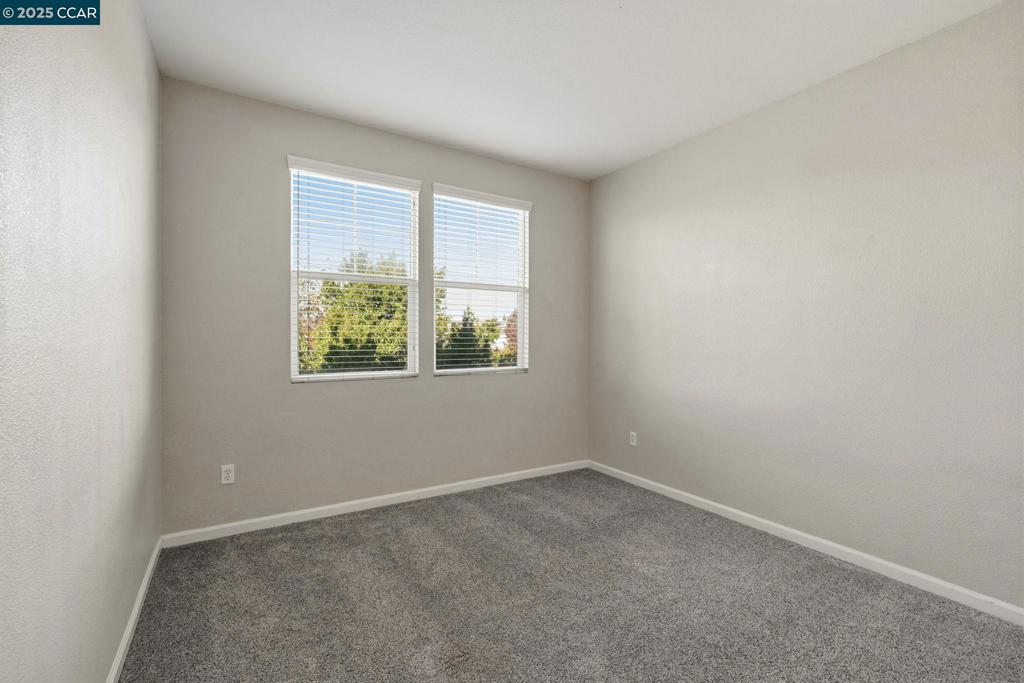 3893 Purple Finch Ln, Modesto, CA 95355