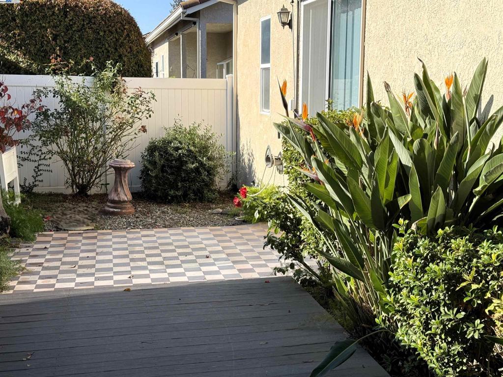 1349 Table Mountain Dr, Oakdale, CA 95361