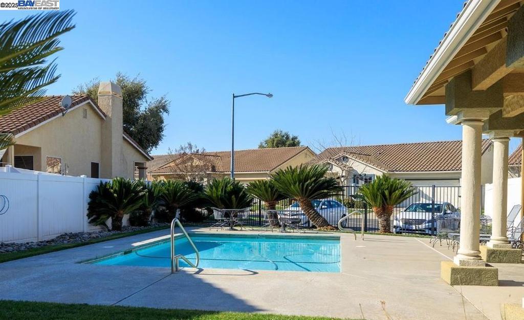 1349 Table Mountain Dr, Oakdale, CA 95361