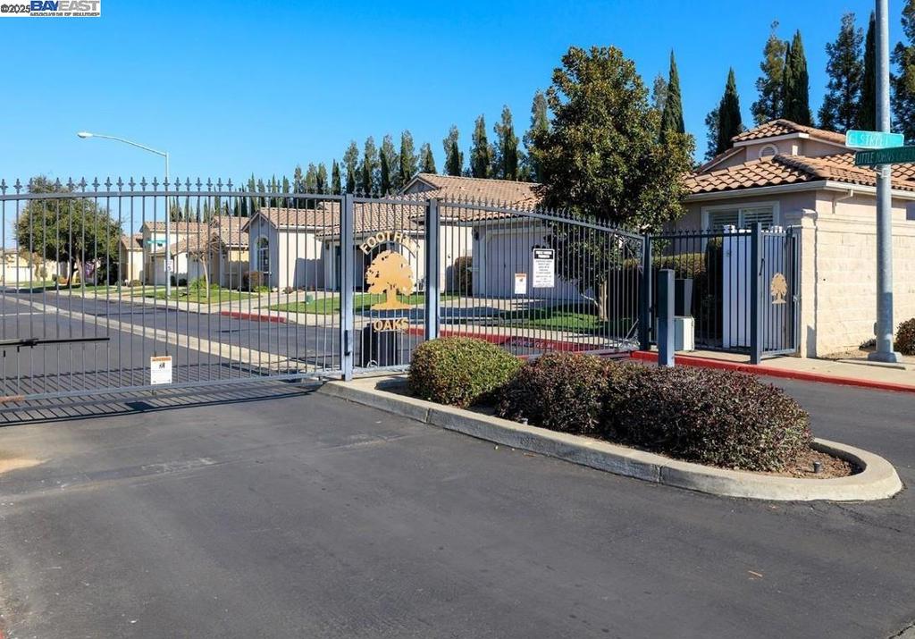 1349 Table Mountain Dr, Oakdale, CA 95361