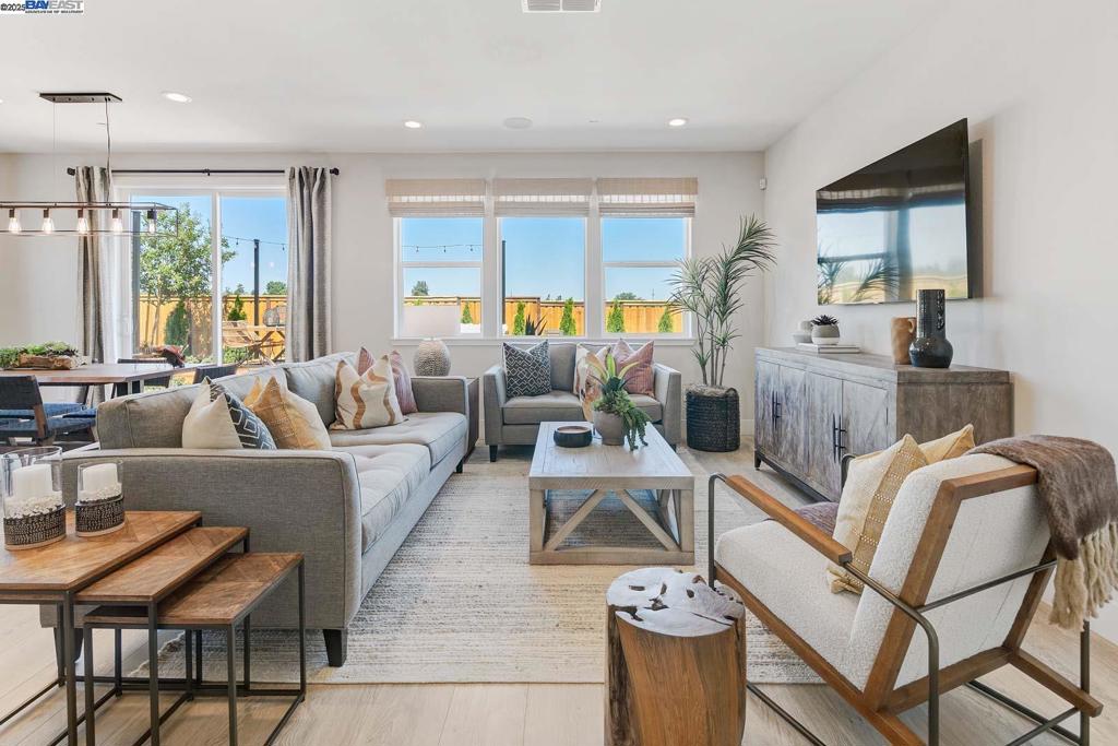 1342 Marceline Drive, Manteca, CA 95336