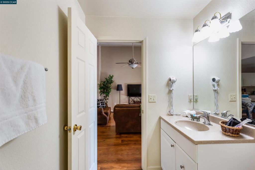 19112 Dyer Ct, Groveland, CA 95321