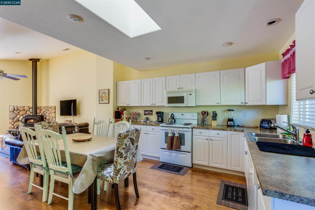 19112 Dyer Ct, Groveland, CA 95321