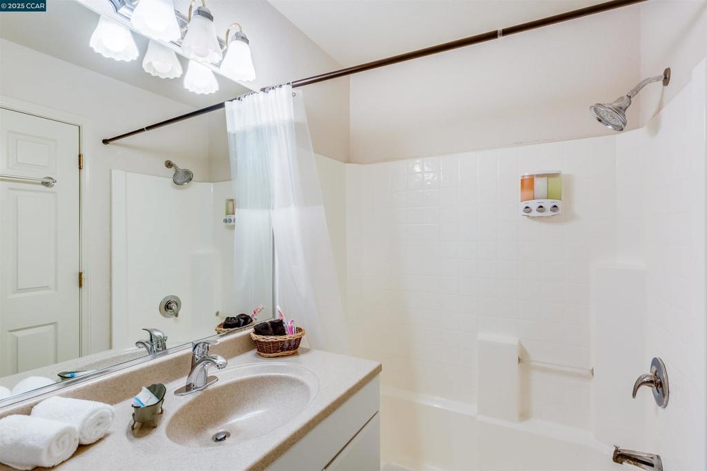 19112 Dyer Ct, Groveland, CA 95321