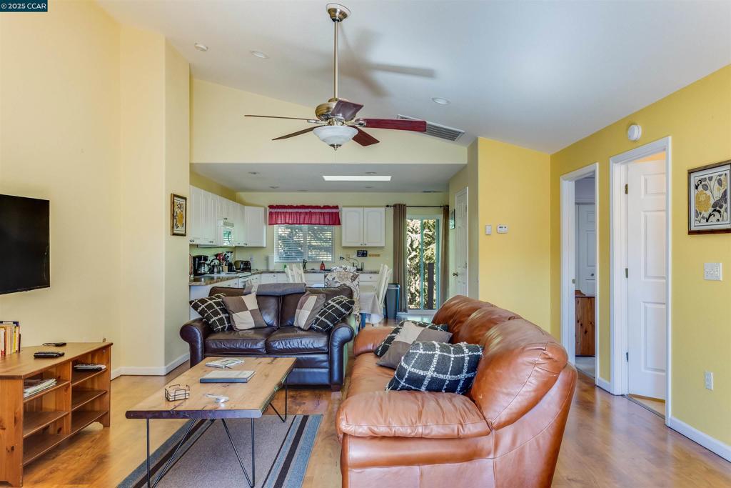 19112 Dyer Ct, Groveland, CA 95321