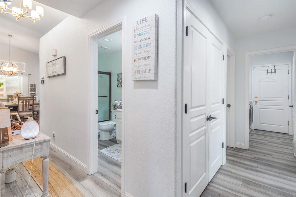 715 Bobcat Ln, Manteca, CA 95336