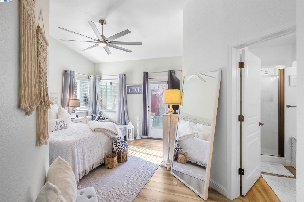 715 Bobcat Ln, Manteca, CA 95336