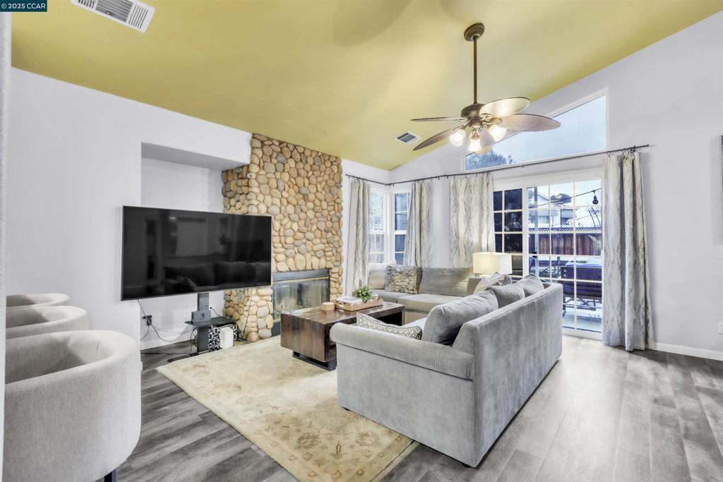 2086 2086 Homecoming Way, Brentwood (CC), CA 94513