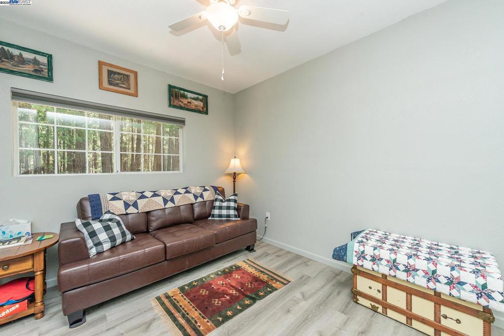 1371 Eagle Creek Loop Rd, Coffee, CA 96091