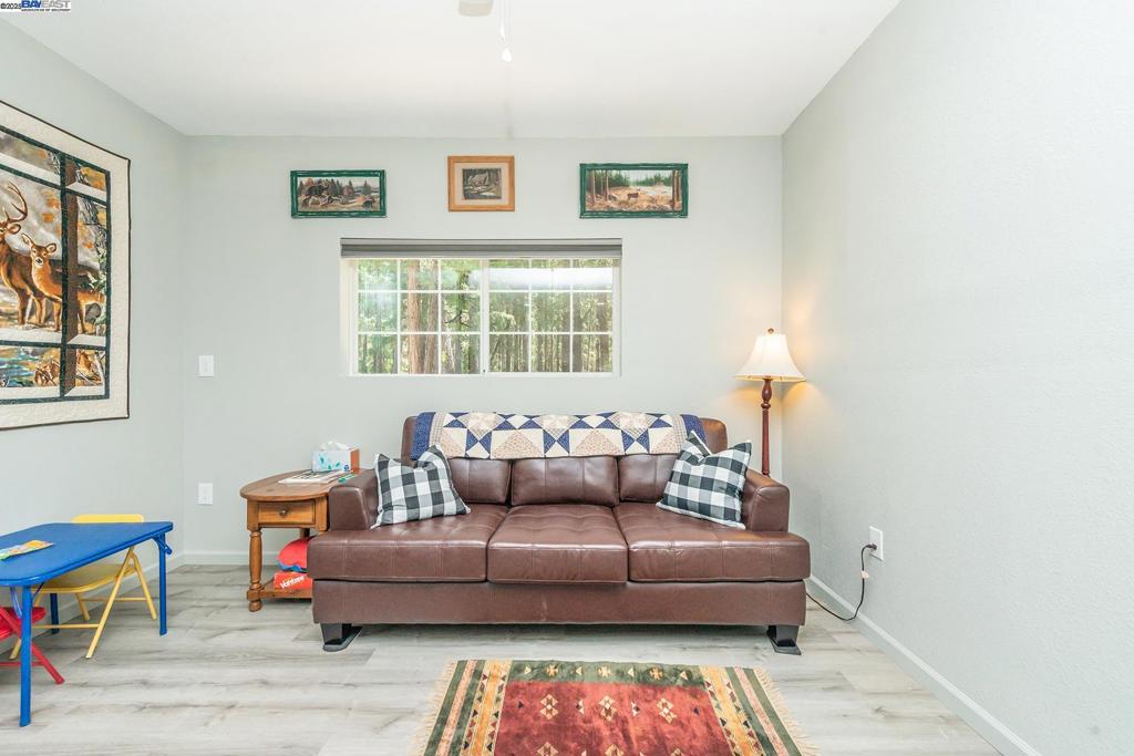 1371 Eagle Creek Loop Rd, Coffee, CA 96091