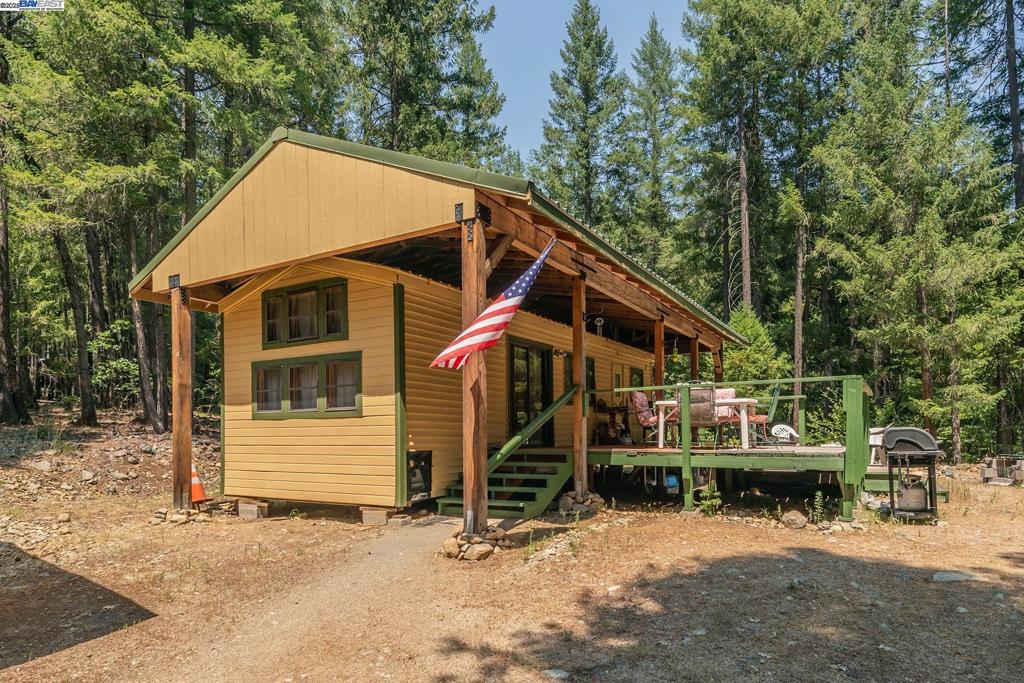 1371 Eagle Creek Loop Rd, Coffee, CA 96091