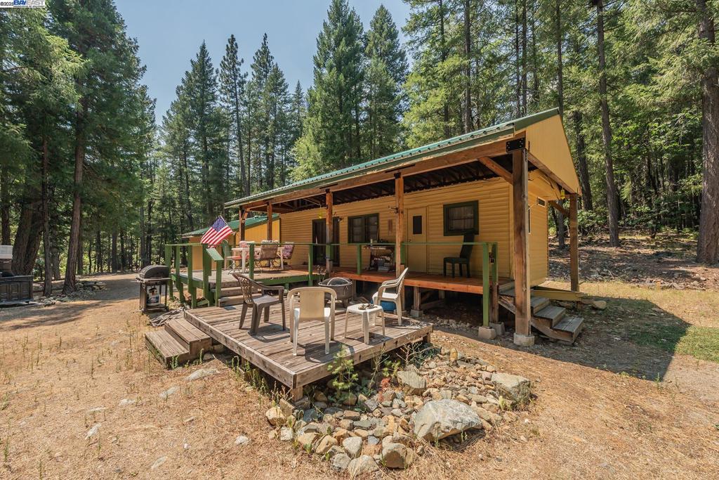 1371 Eagle Creek Loop Rd, Coffee, CA 96091