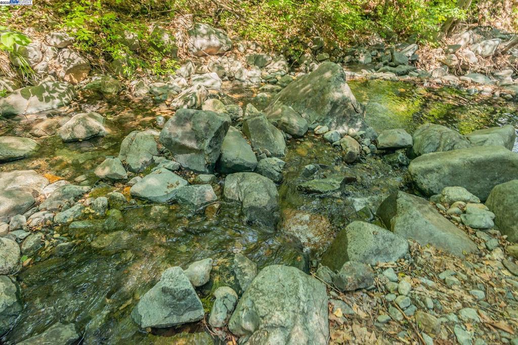 1371 Eagle Creek Loop Rd, Coffee, CA 96091