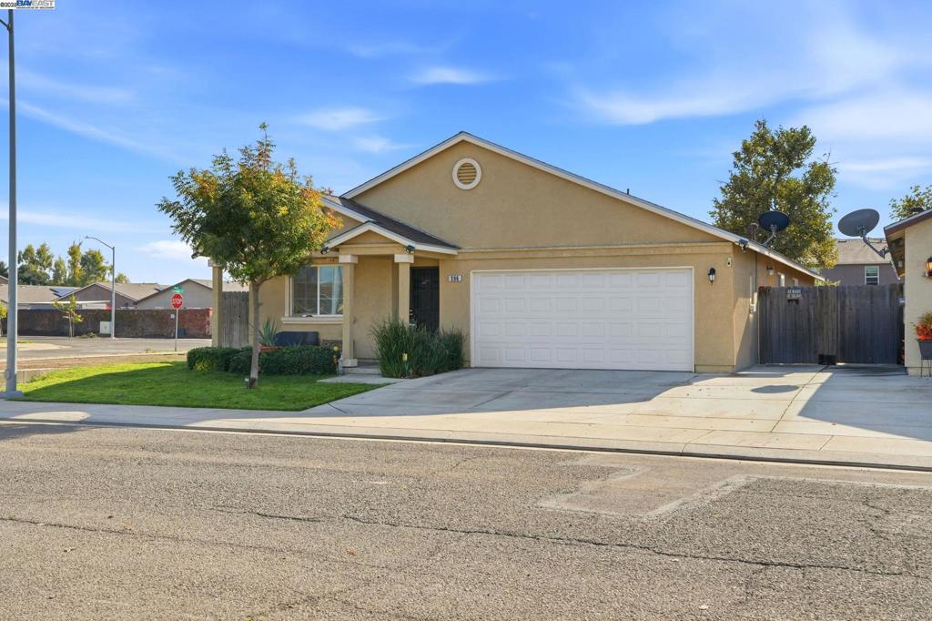 296 Dena Ct, Merced, CA 95341